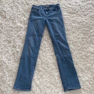 Levi’s 712 Slim Jeans